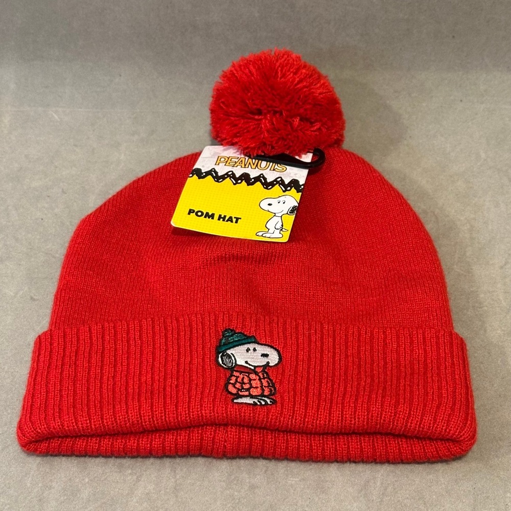 Peanuts Snoopy Red Knit Pom Beanie Hat Winter Cuffed Embroidered New